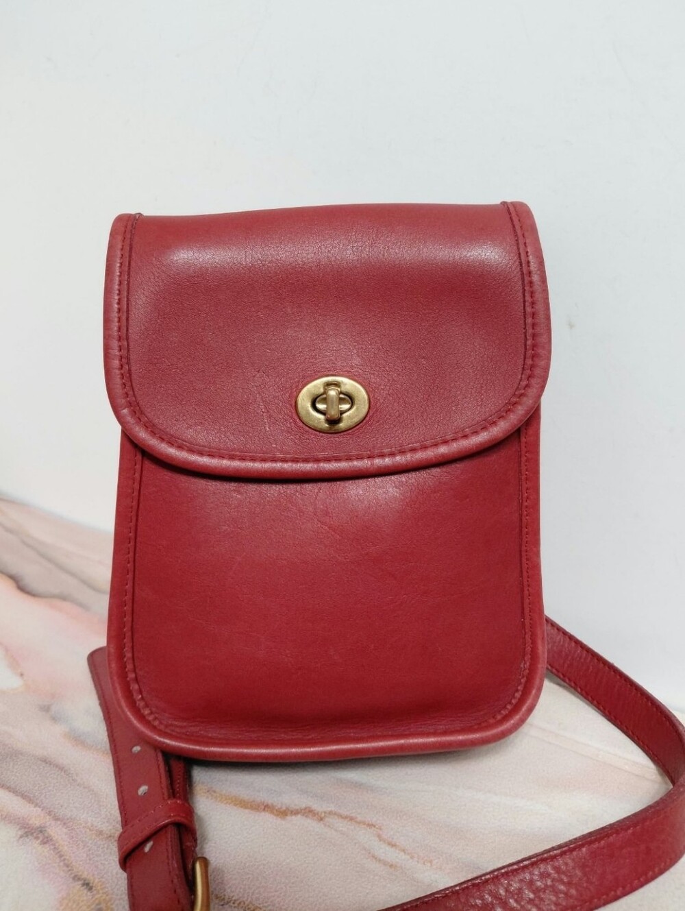 Vintage Coach 9978 Small Sidepack Red